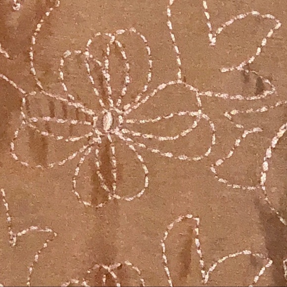 Beautiful Silk Sleeveless Top - Picture 4 of 4